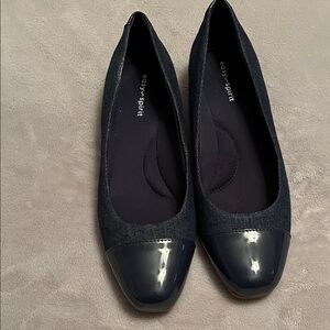 Easy Spirit Women's Navy and Black Flats